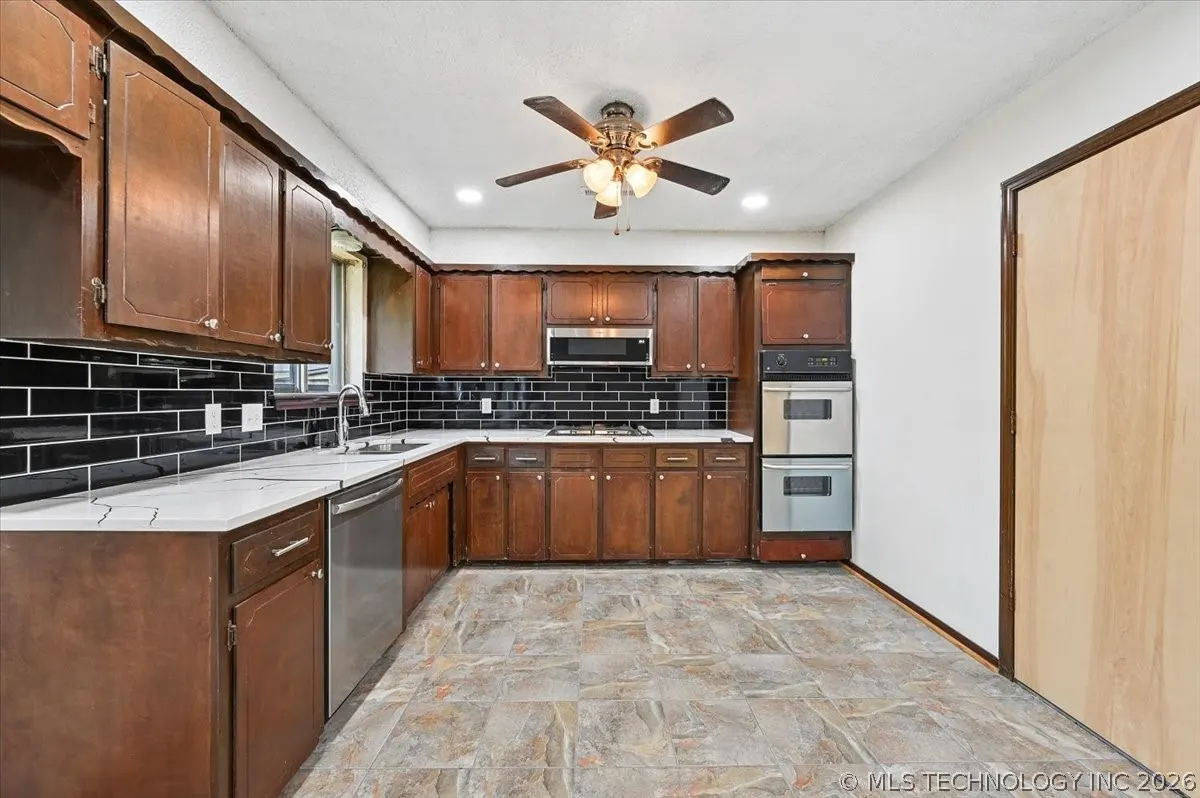 Photo 12 — 1666 S Pecan Avenue, Broken Arrow, OK 74011