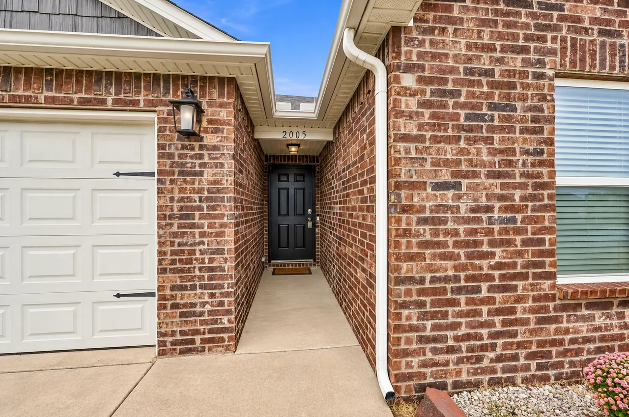 Photo 2 — 2005 Orchid Lane, Claremore, OK 74019