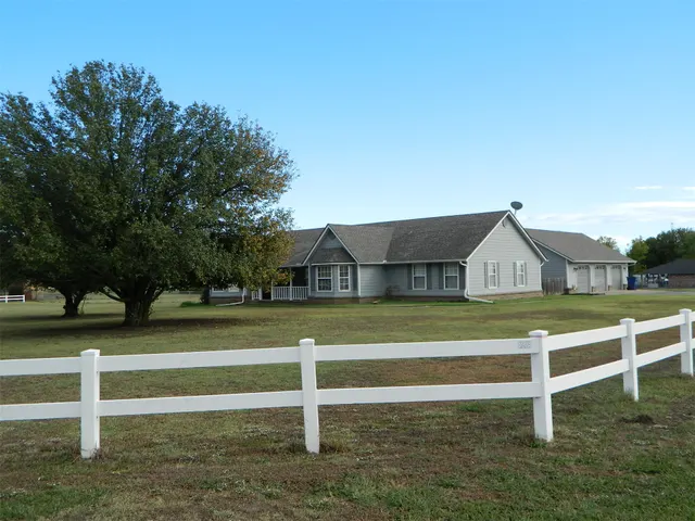 Photo 2 — 8904 E 156th Street N, Collinsville, OK 74021