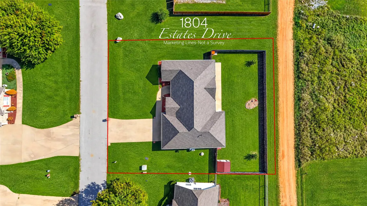 Photo 5 — 1804 Estates Drive, Grove, OK 74344