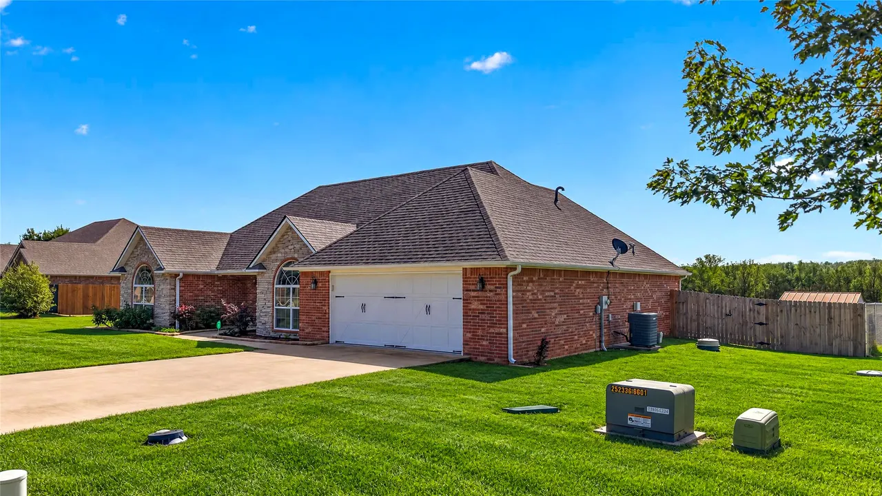 Photo 11 — 1804 Estates Drive, Grove, OK 74344