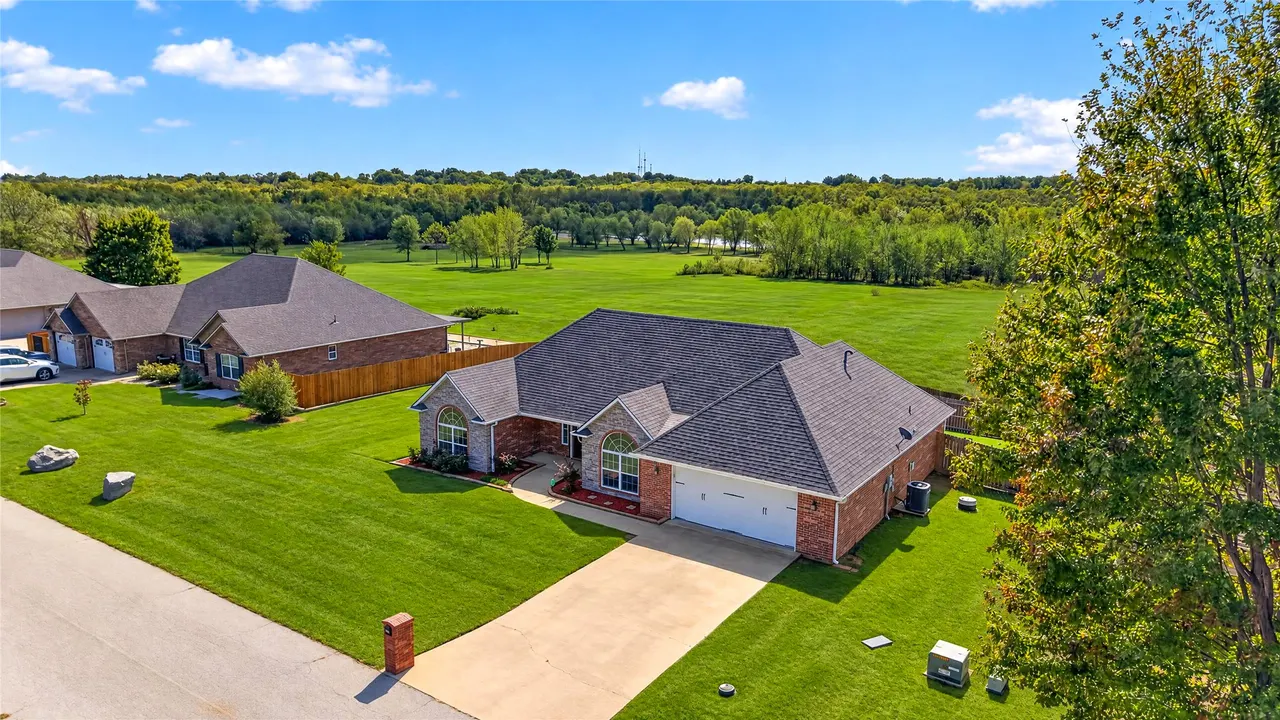 Photo 15 — 1804 Estates Drive, Grove, OK 74344