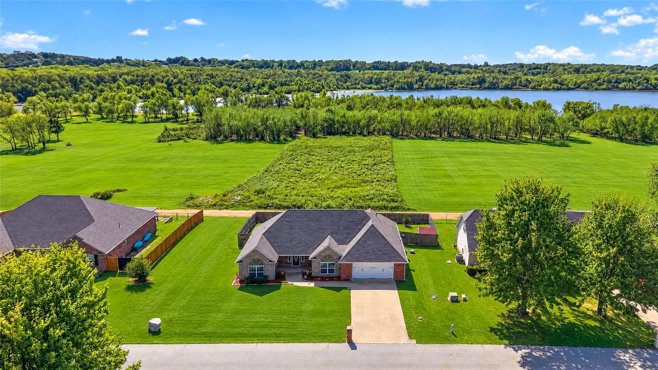 Photo 16 — 1804 Estates Drive, Grove, OK 74344