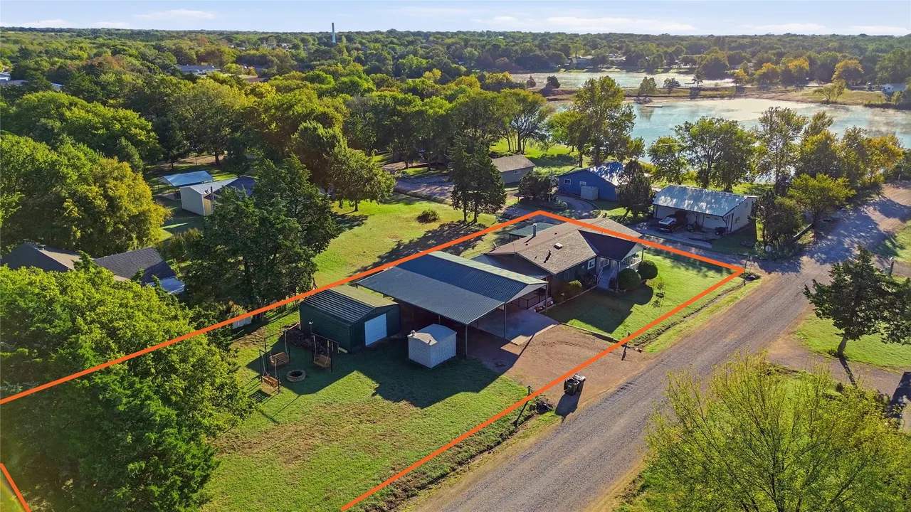 Front exterior — 602 Labrea, Sulphur, OK 73086