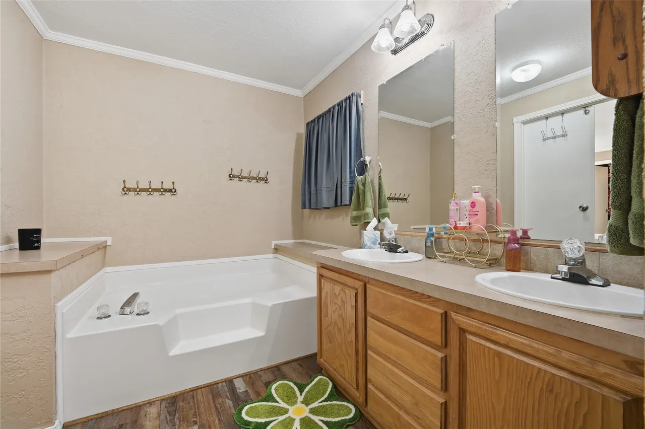 Photo 31 — 602 Labrea, Sulphur, OK 73086