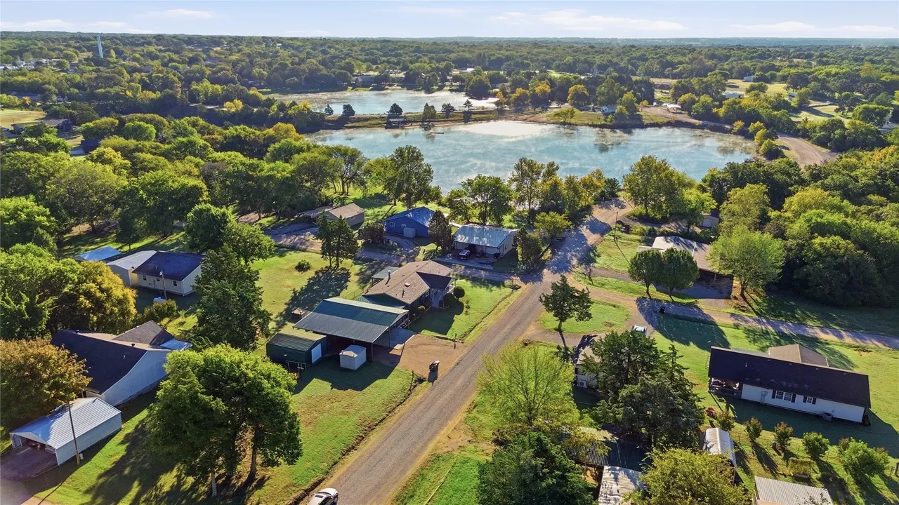 Photo 36 — 602 Labrea, Sulphur, OK 73086