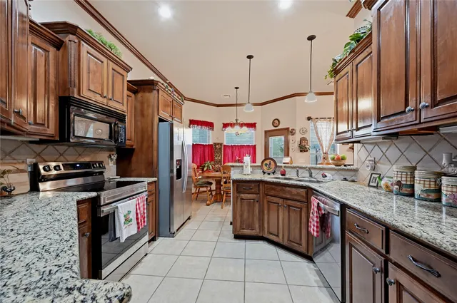 Photo 6 — 5714 Remington Circle S, Durant, OK 74701