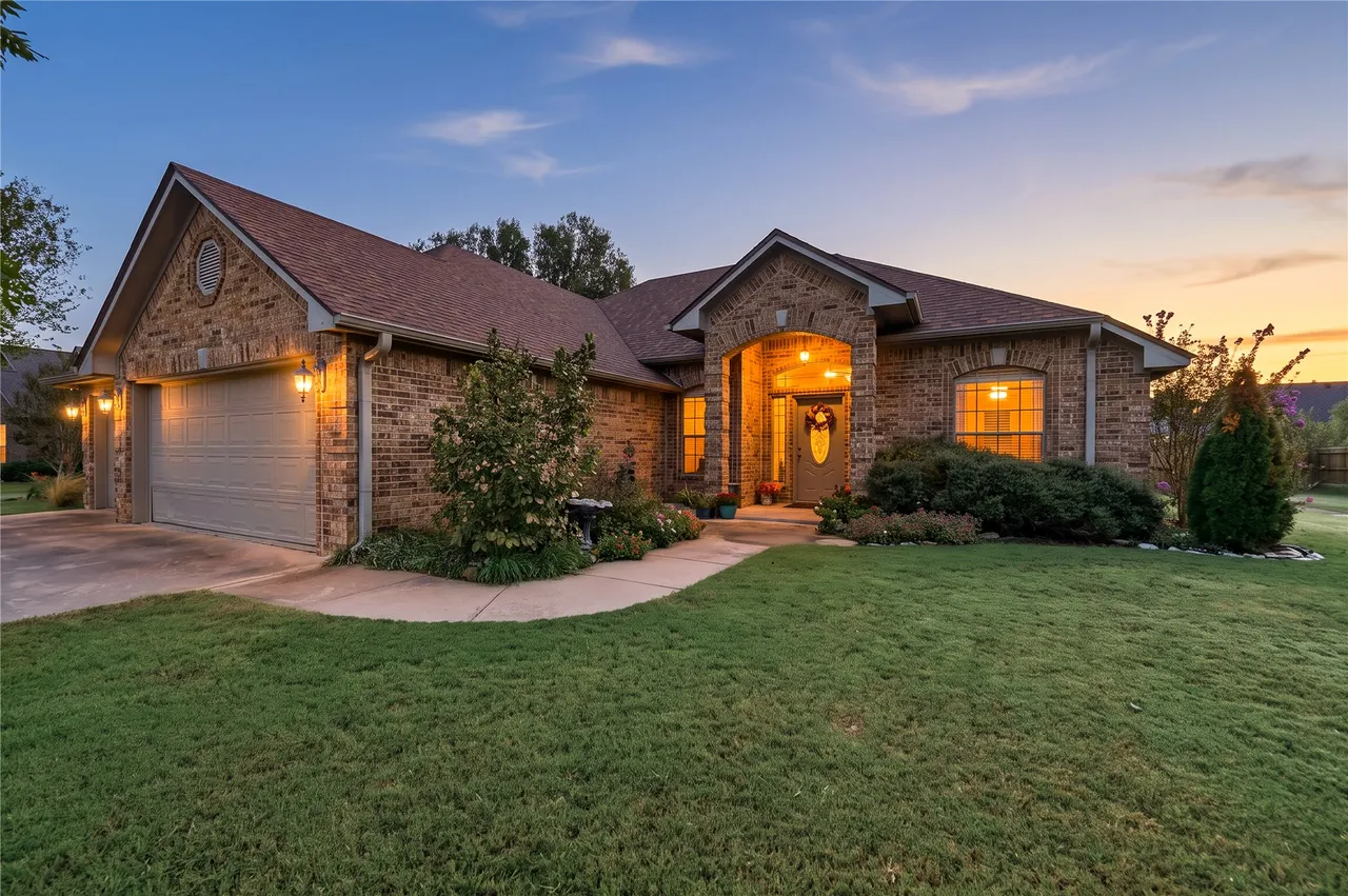 Front exterior — 5714 Remington Circle S, Durant, OK 74701