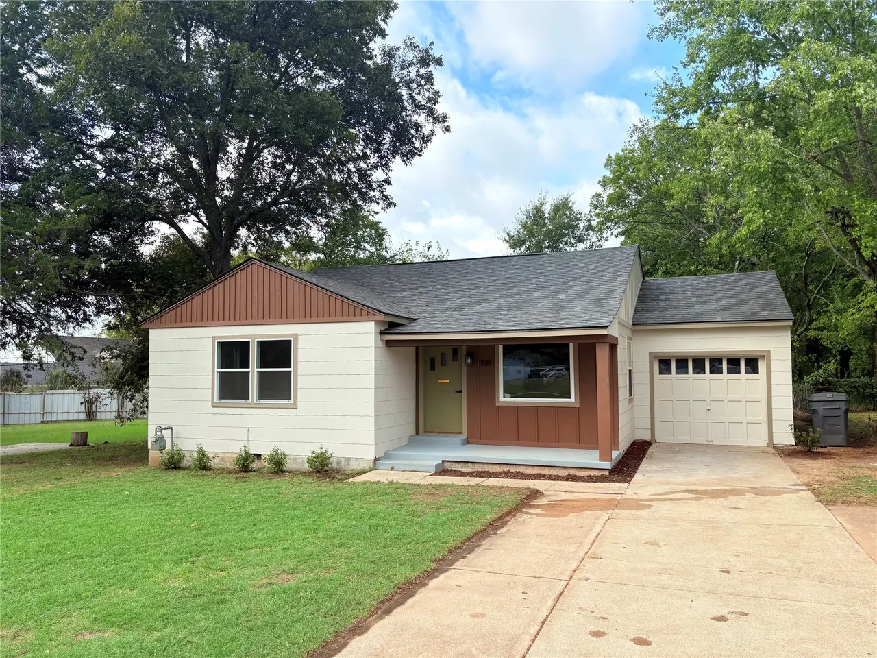 Front exterior — 1519 Chickasaw Boulevard, Ardmore, OK 73401