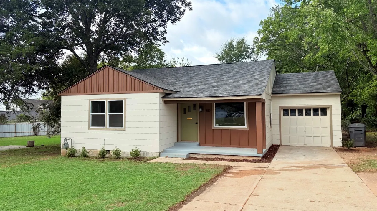 Photo 2 — 1519 Chickasaw Boulevard, Ardmore, OK 73401