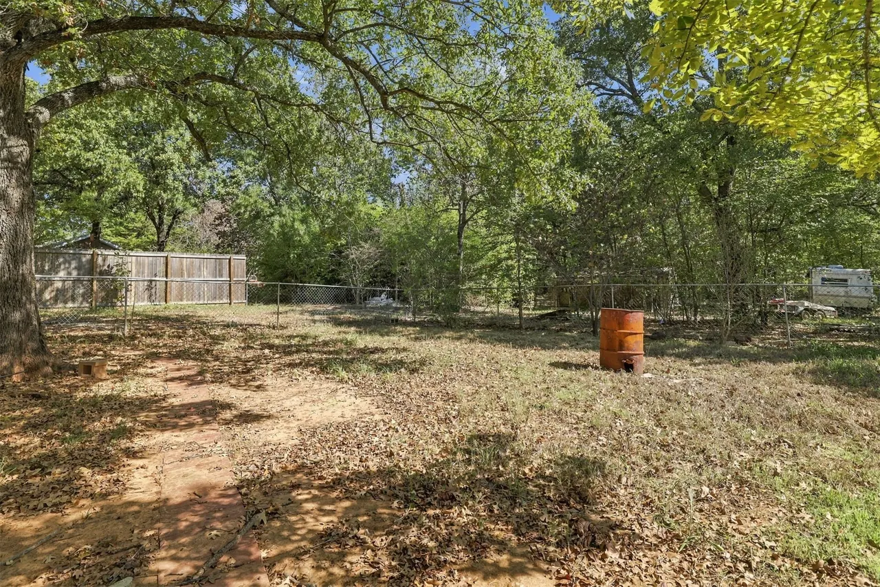 Photo 18 — 20 Third, Mead, OK 73449