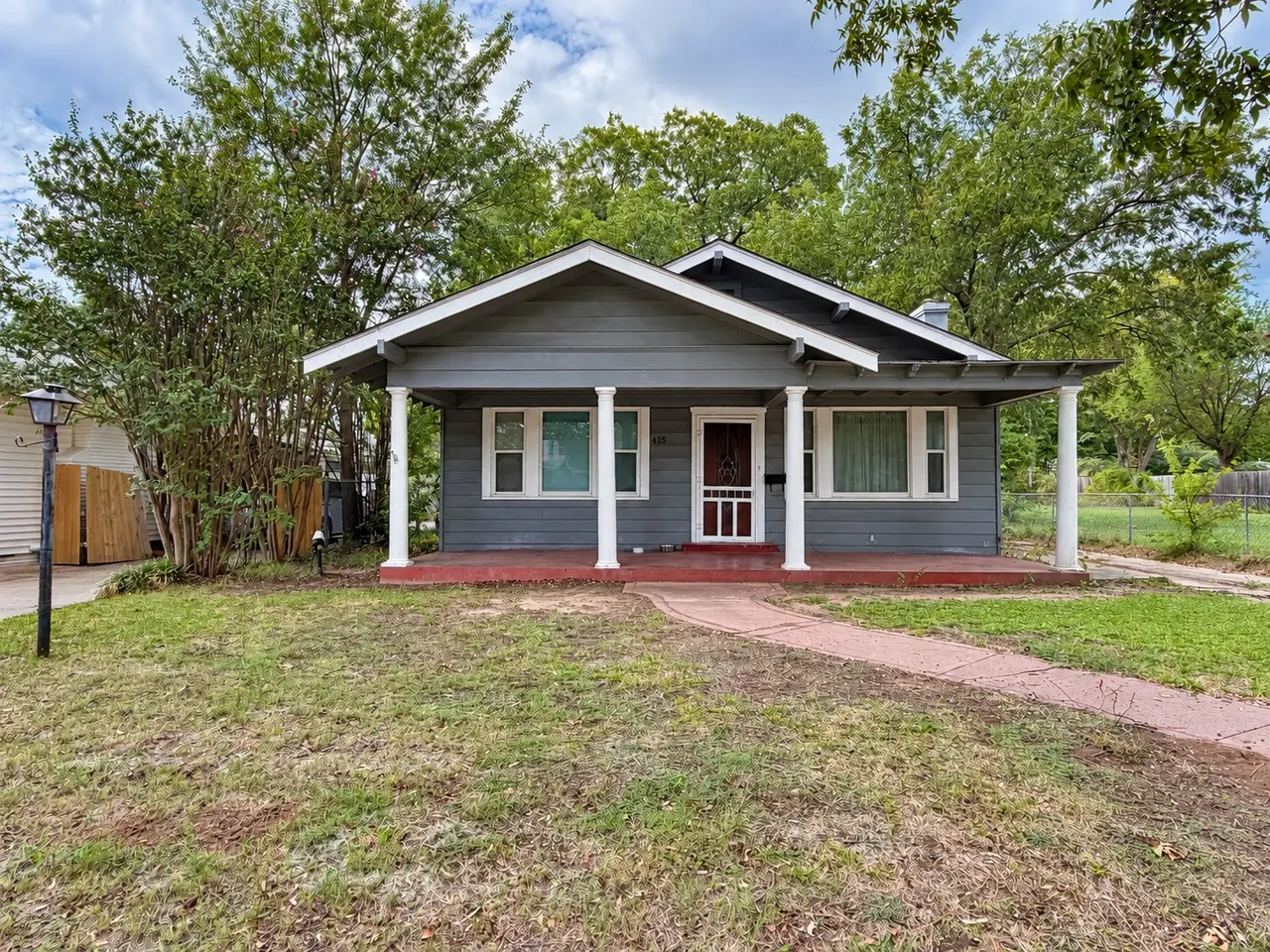 Front exterior — 415 I SW, Ardmore, OK 73401