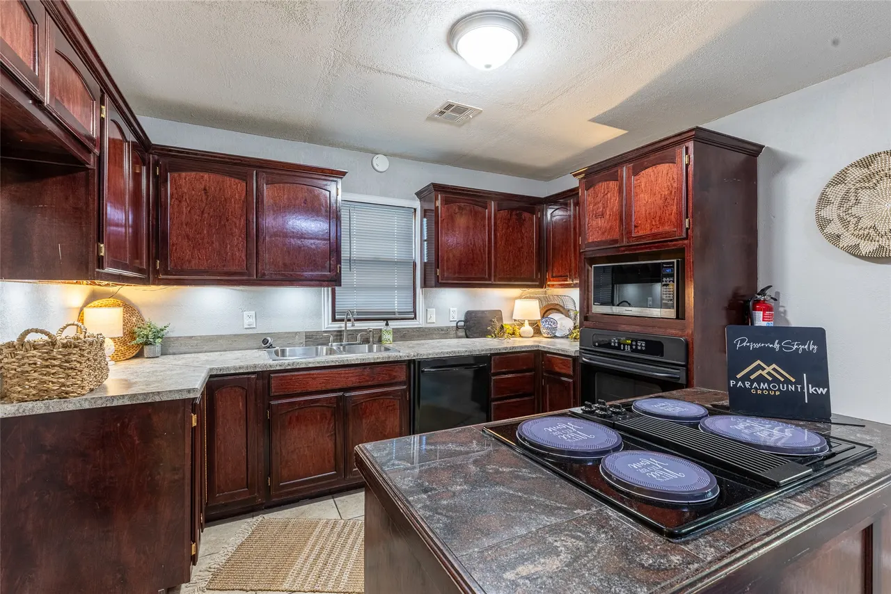 Photo 8 — 411 N Rowe Street, Pryor, OK 74361