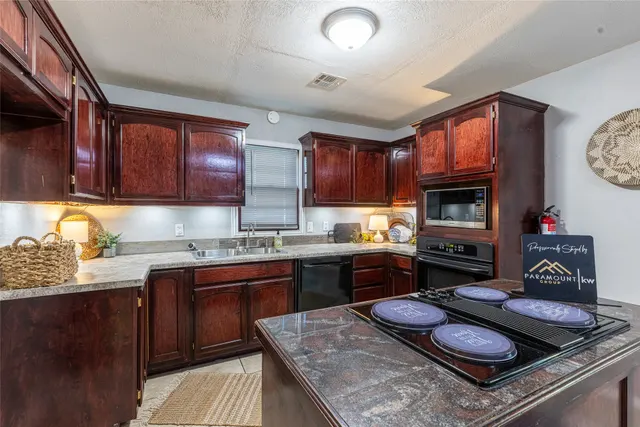 Photo 8 — 411 N Rowe Street, Pryor, OK 74361