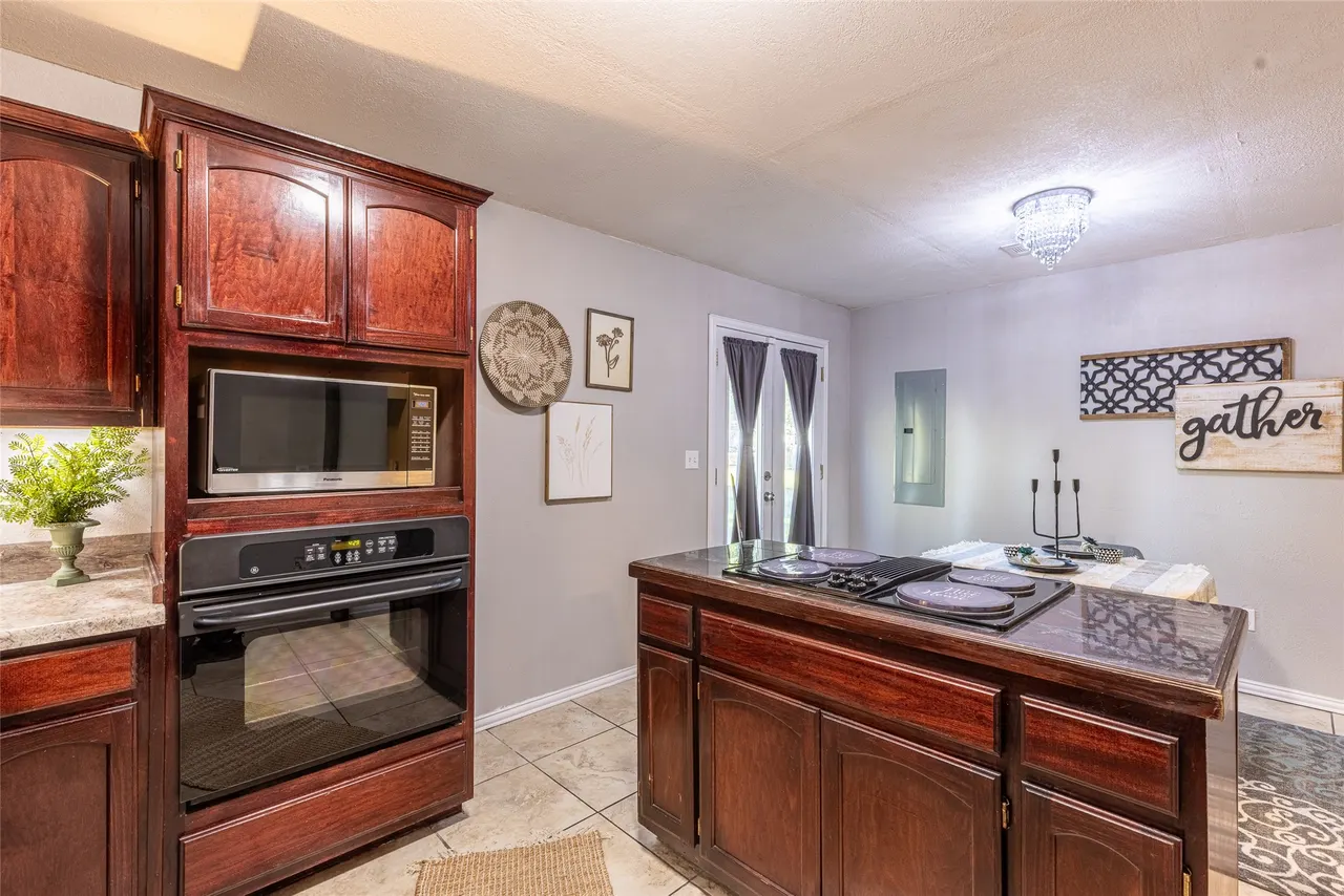 Photo 10 — 411 N Rowe Street, Pryor, OK 74361