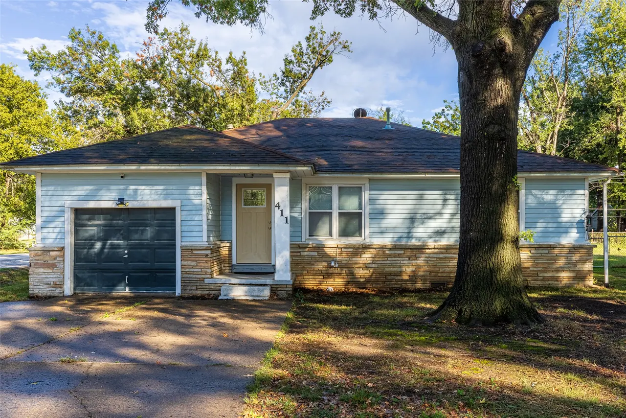 Front exterior — 411 N Rowe Street, Pryor, OK 74361