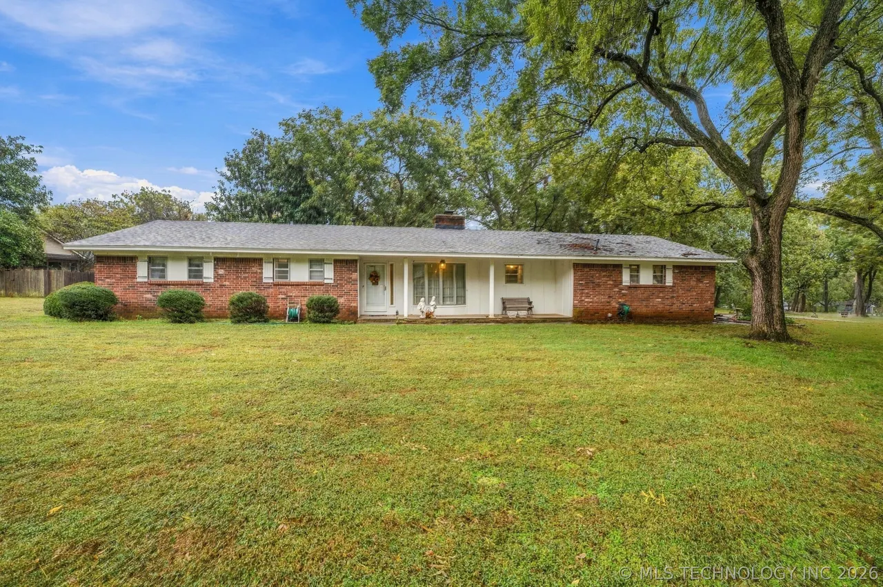 Front exterior — 22025 S Wildwood Lane, Claremore, OK 74019