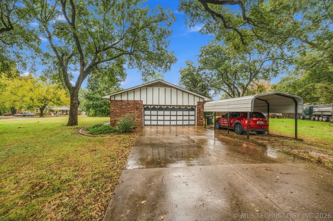Photo 2 — 22025 S Wildwood Lane, Claremore, OK 74019