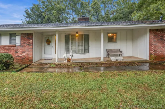 Photo 3 — 22025 S Wildwood Lane, Claremore, OK 74019