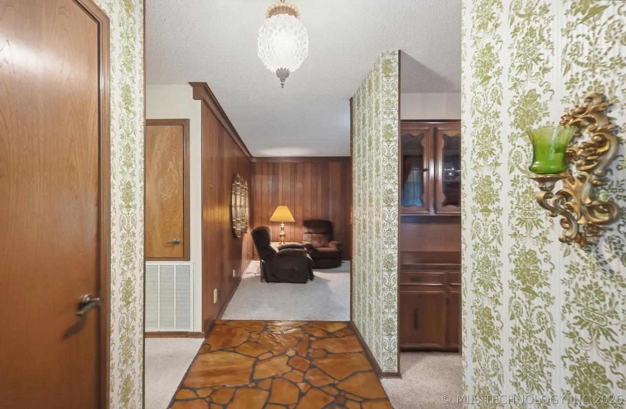 Photo 4 — 22025 S Wildwood Lane, Claremore, OK 74019