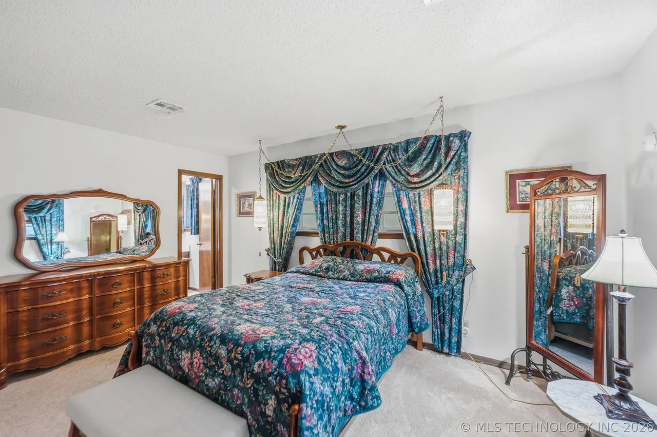 Photo 16 — 22025 S Wildwood Lane, Claremore, OK 74019