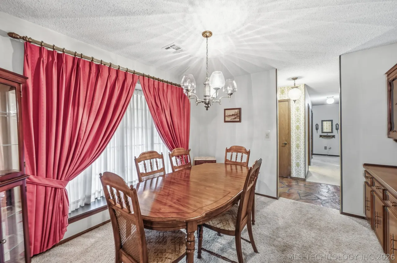 Photo 9 — 22025 S Wildwood Lane, Claremore, OK 74019