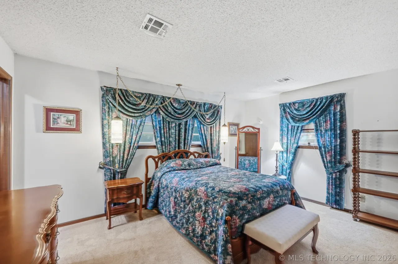 Photo 15 — 22025 S Wildwood Lane, Claremore, OK 74019