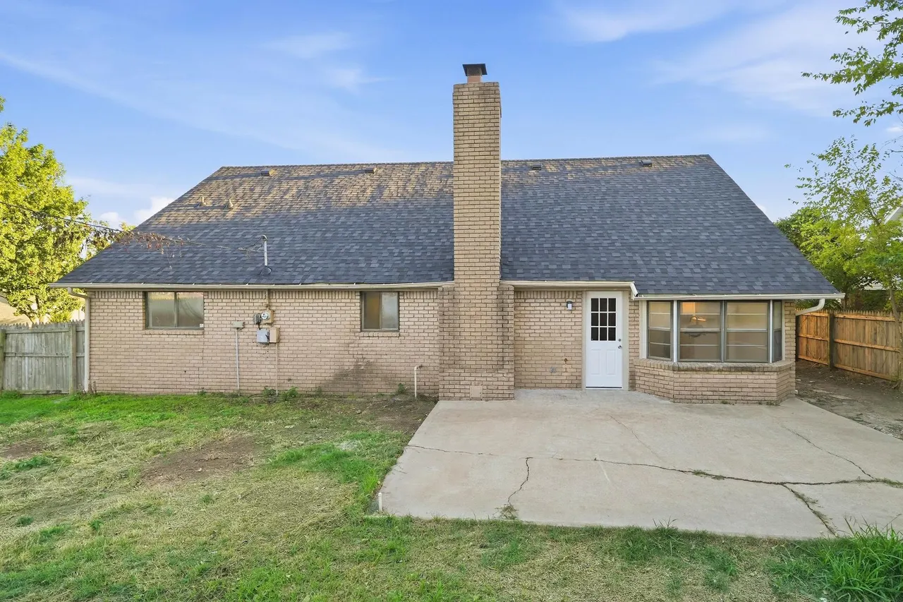 Photo 5 — 8911 E 26th Place, Tulsa, OK 74129