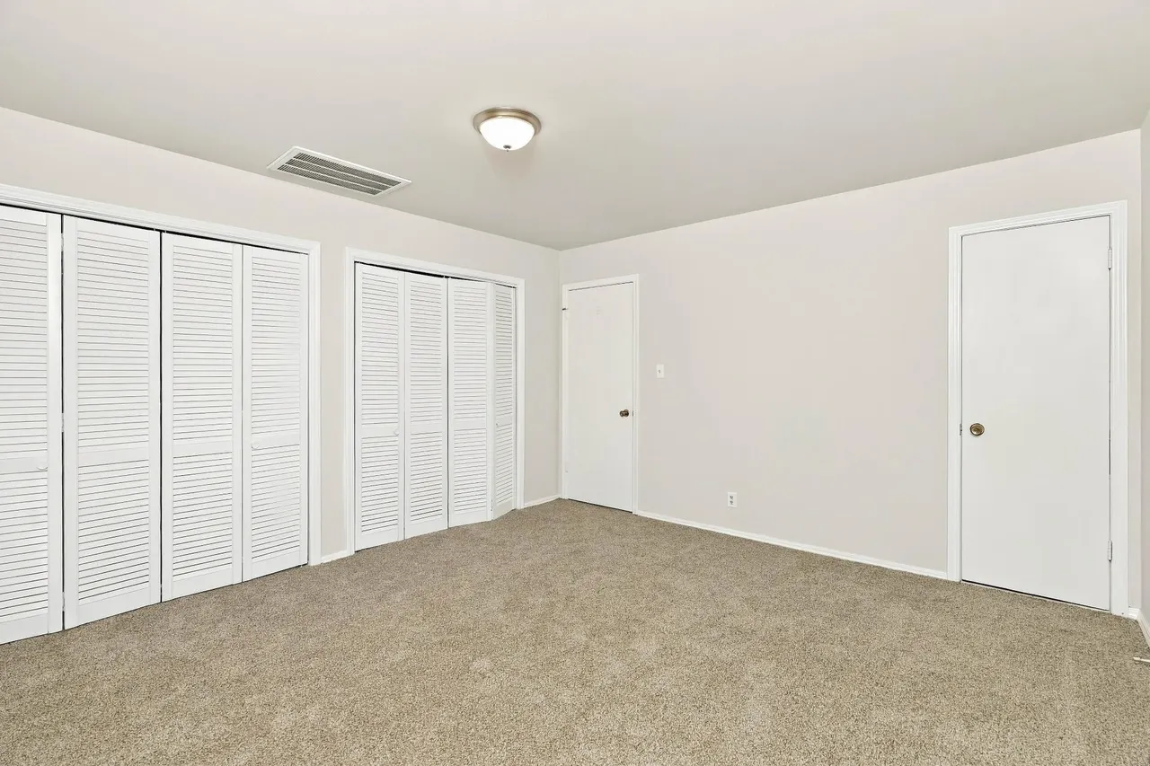 Photo 8 — 8911 E 26th Place, Tulsa, OK 74129