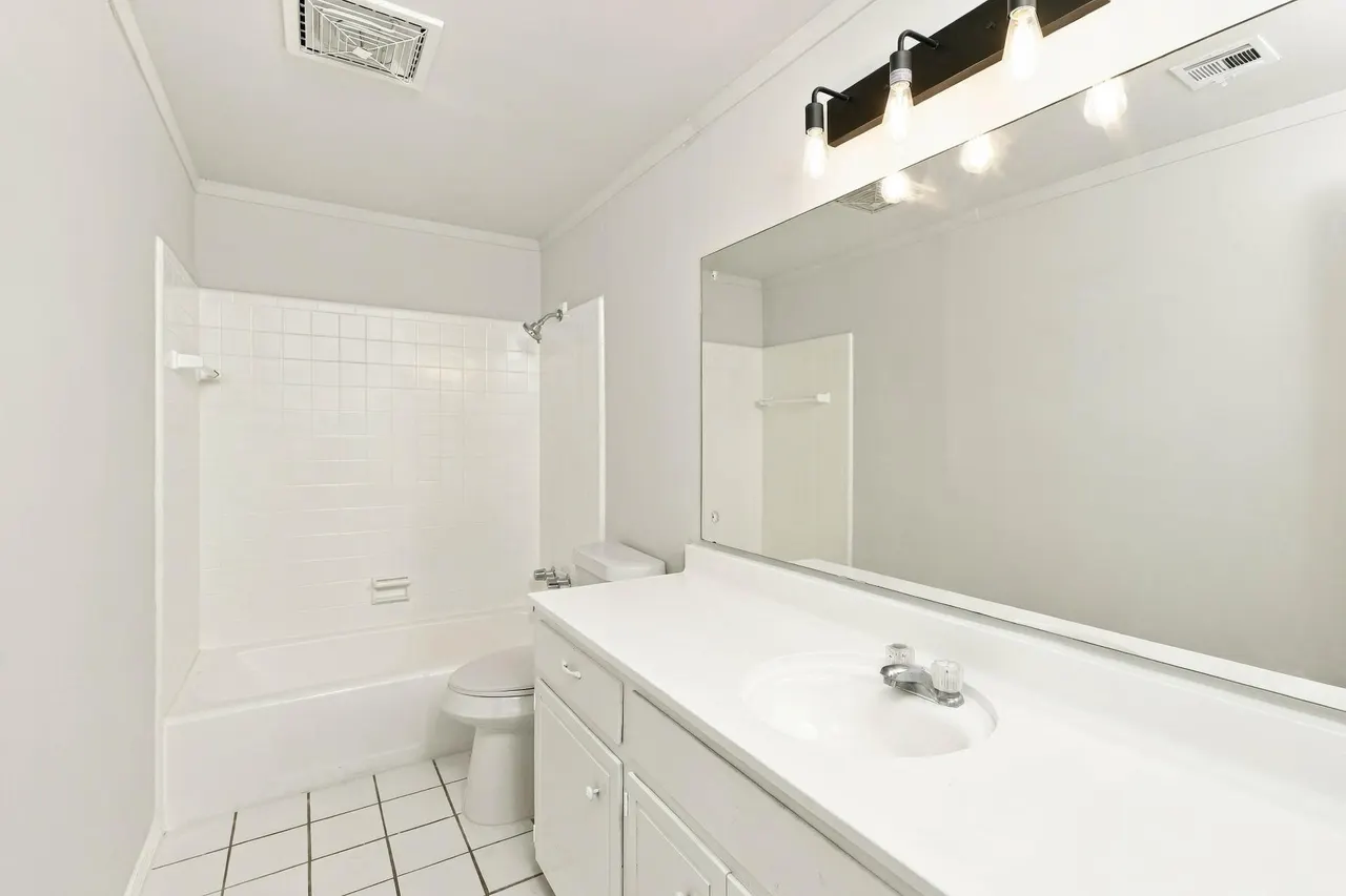 Photo 9 — 8911 E 26th Place, Tulsa, OK 74129