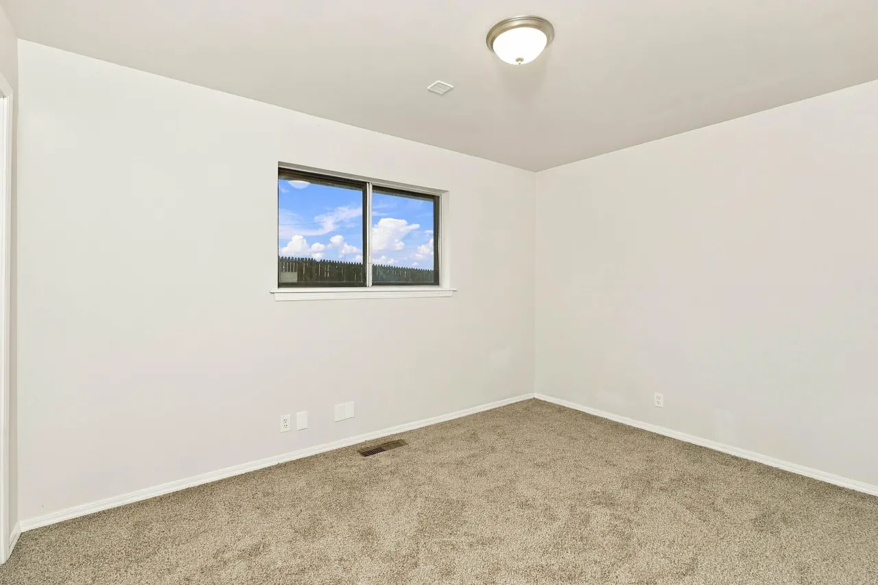 Photo 11 — 8911 E 26th Place, Tulsa, OK 74129
