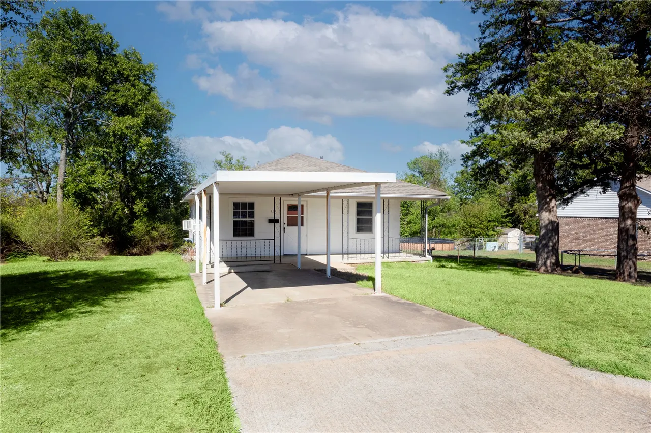 Photo 2 — 313 E Harrison, McAlester, OK 74501