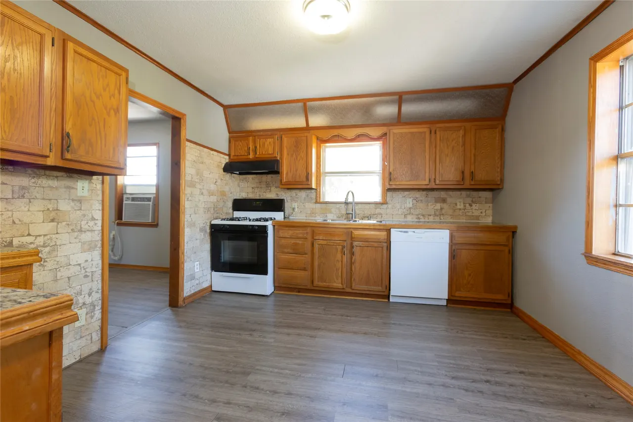 Photo 6 — 313 E Harrison, McAlester, OK 74501