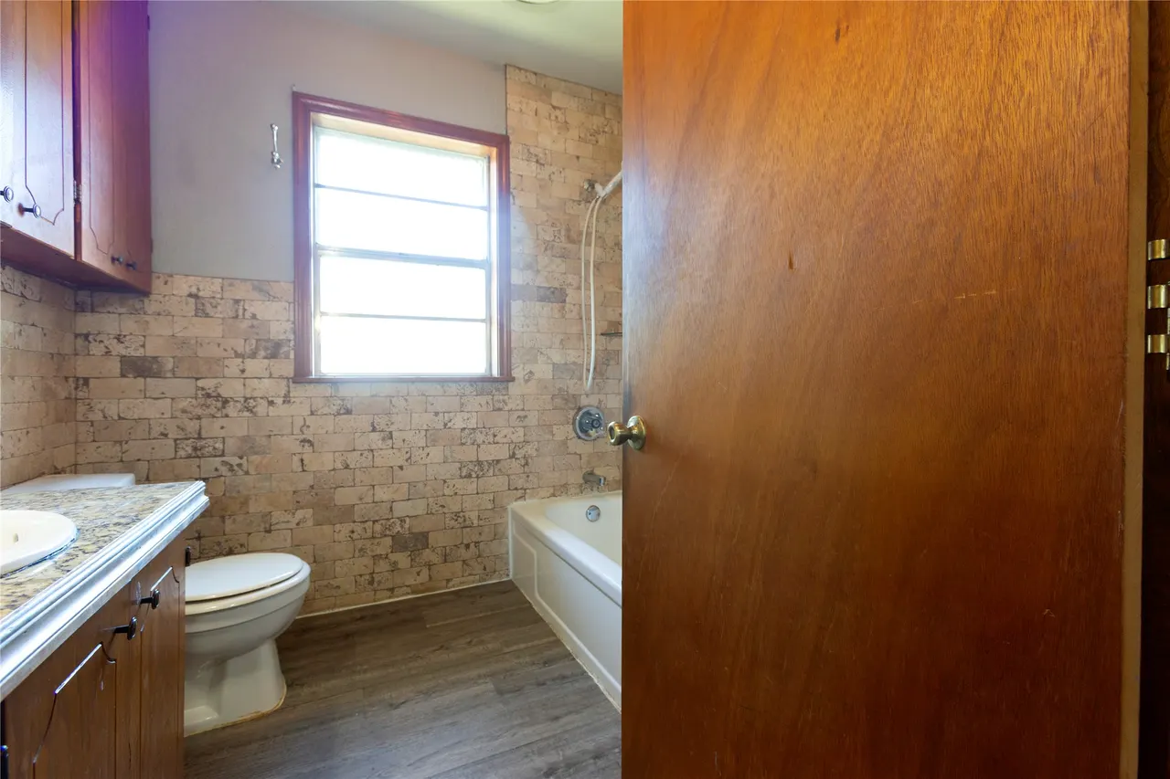 Photo 10 — 313 E Harrison, McAlester, OK 74501