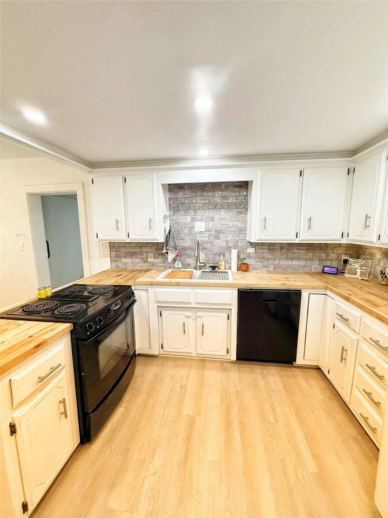 Photo 8 — 301 Warren Street, Holdenville, OK 74848