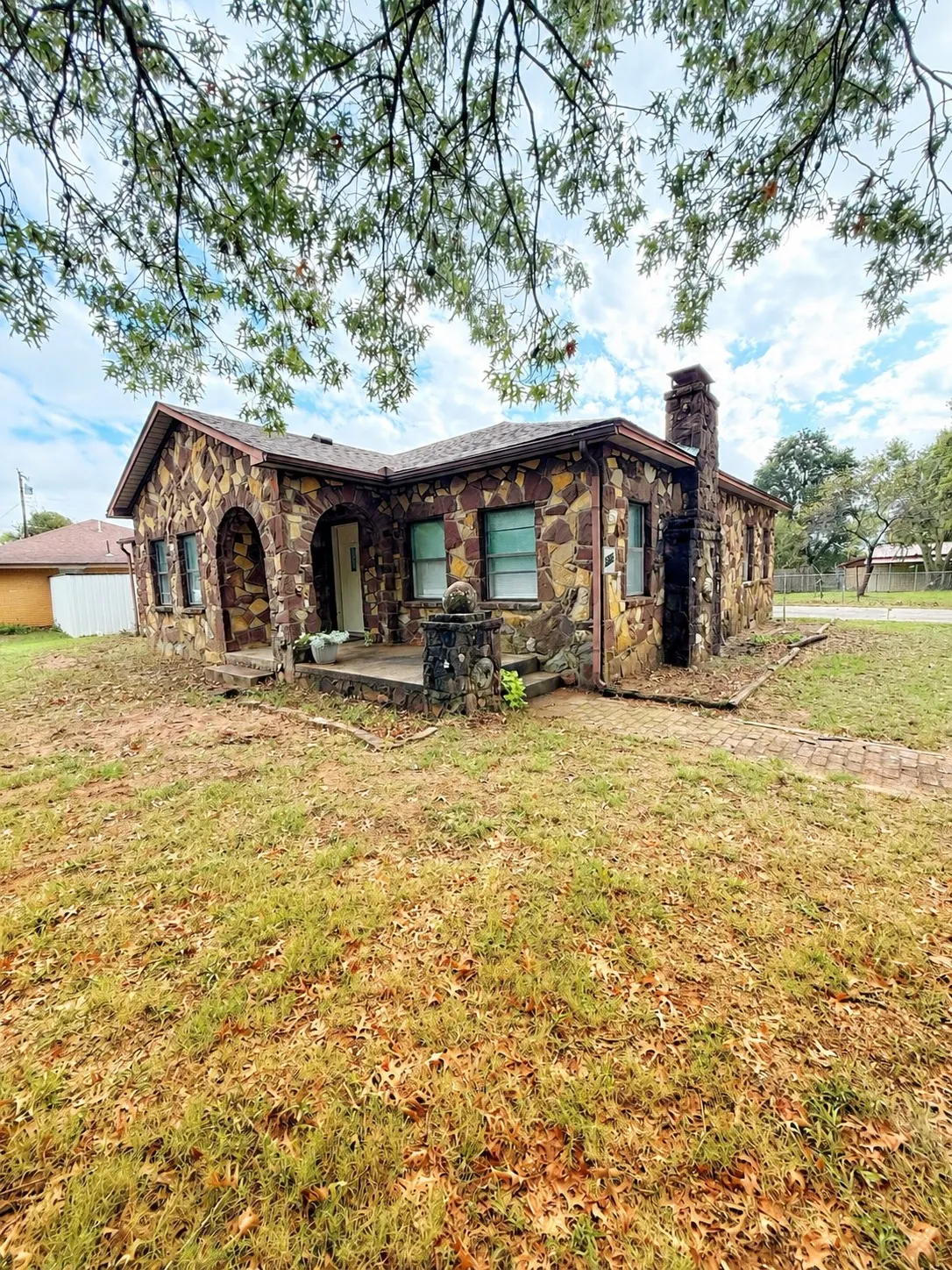 Photo 2 — 301 Warren Street, Holdenville, OK 74848