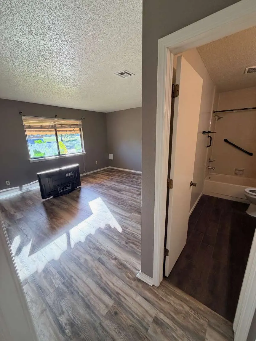 Photo 8 — 8022 S 75th EastAvenue, Tulsa, OK 74133