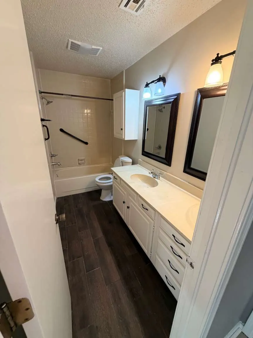 Photo 11 — 8022 S 75th EastAvenue, Tulsa, OK 74133