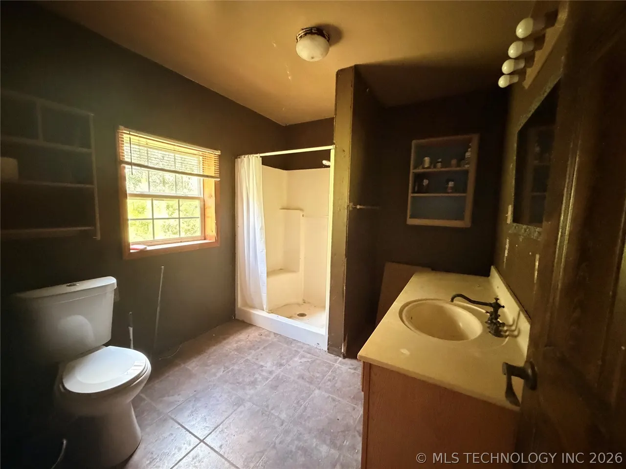 Photo 12 — 16508 Round Mtn, Howe, OK 74940