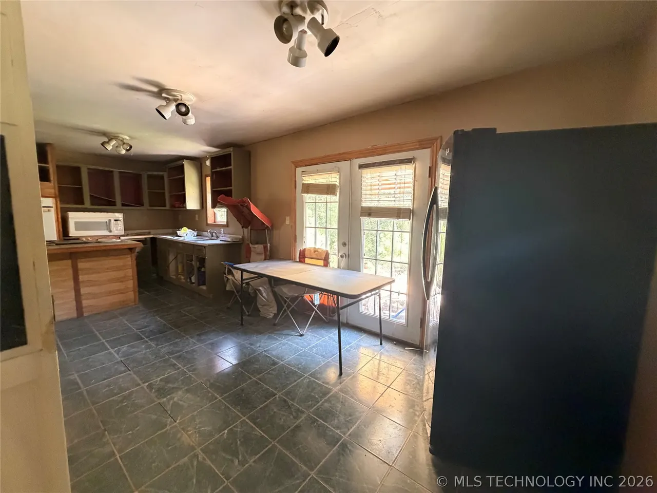 Photo 13 — 16508 Round Mtn, Howe, OK 74940