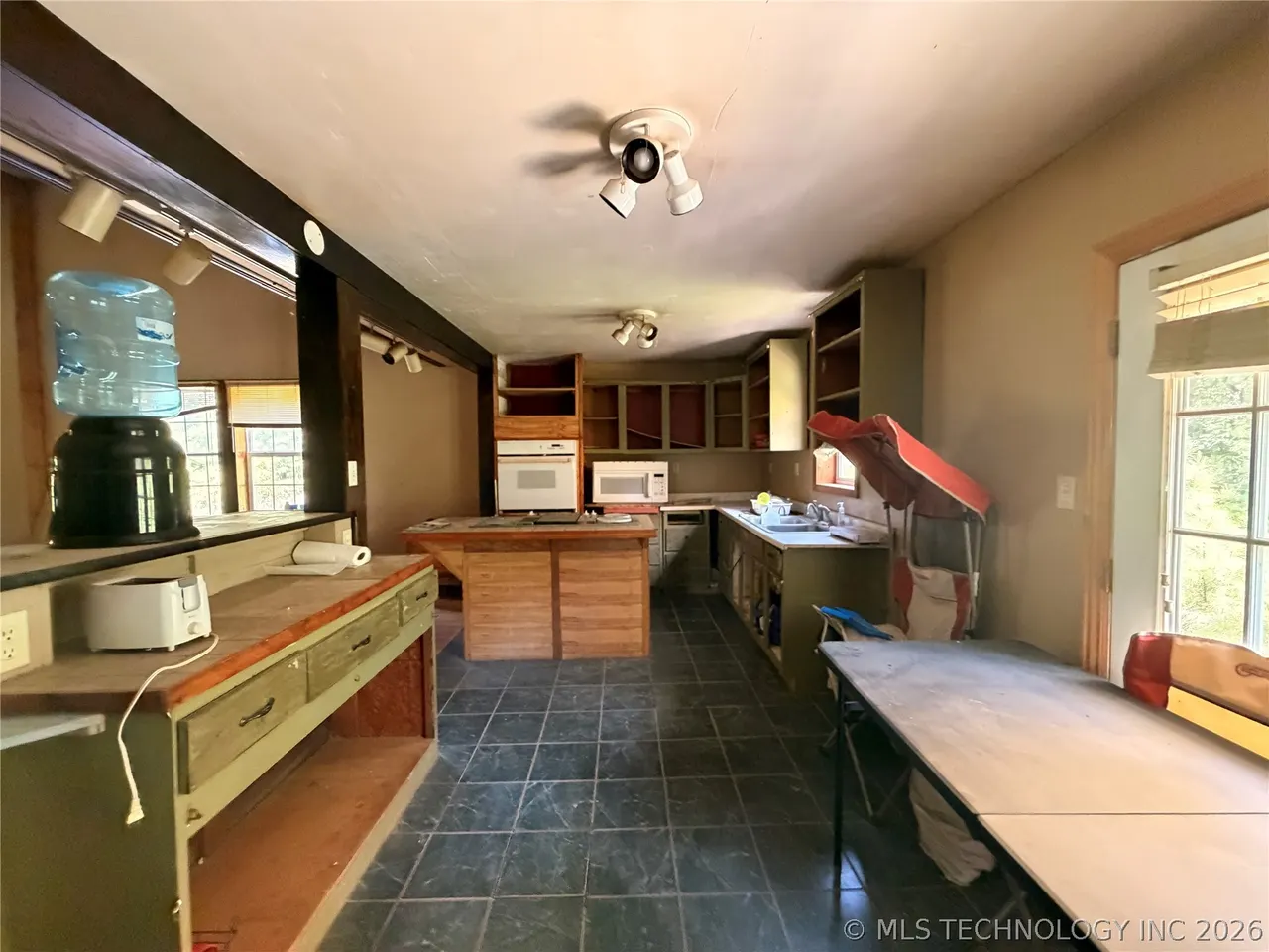 Photo 14 — 16508 Round Mtn, Howe, OK 74940