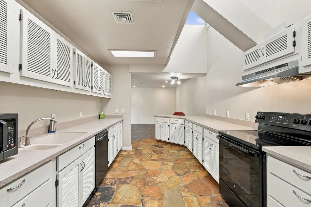Photo 13 — 929 Barker Creek Drive, Sand Springs, OK 74063