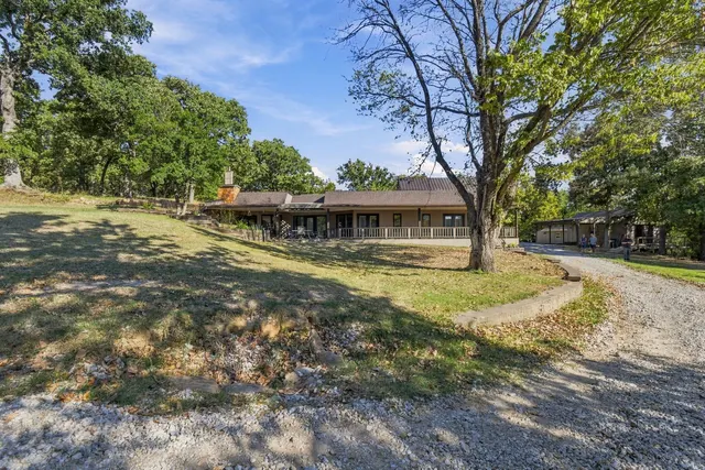 Photo 3 — 929 Barker Creek Drive, Sand Springs, OK 74063