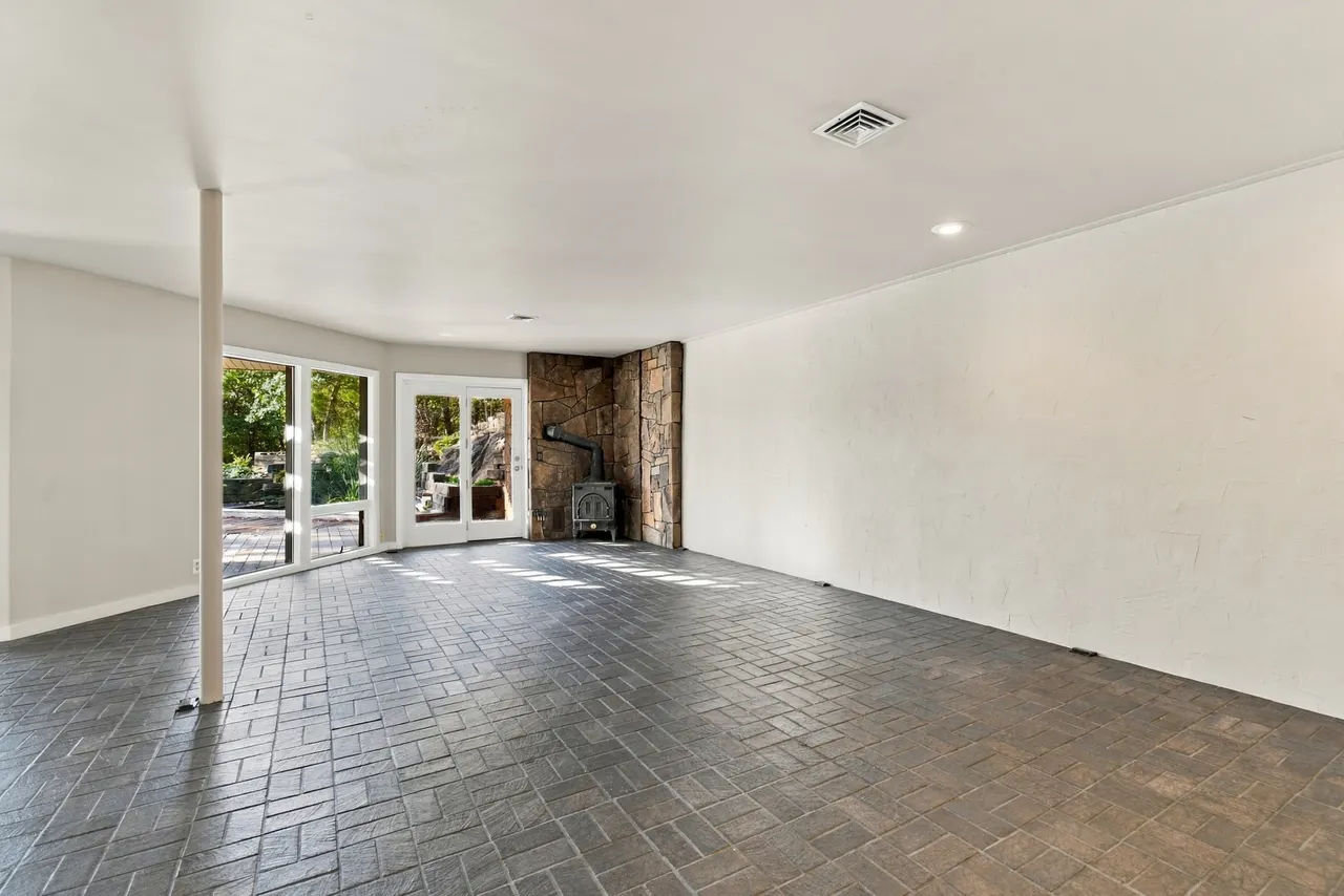 Photo 9 — 929 Barker Creek Drive, Sand Springs, OK 74063