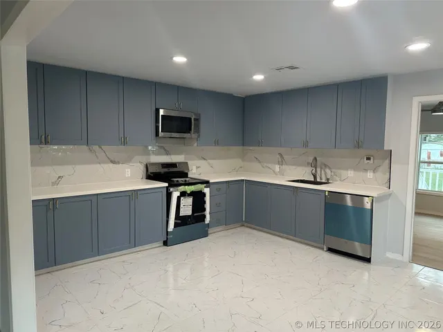 Photo 5 — 1402 Cherry Street, Muskogee, OK 74403