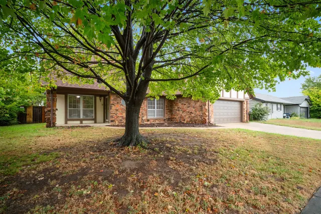 Photo 2 — 2524 S 96th East EastPlace, Tulsa, OK 74129