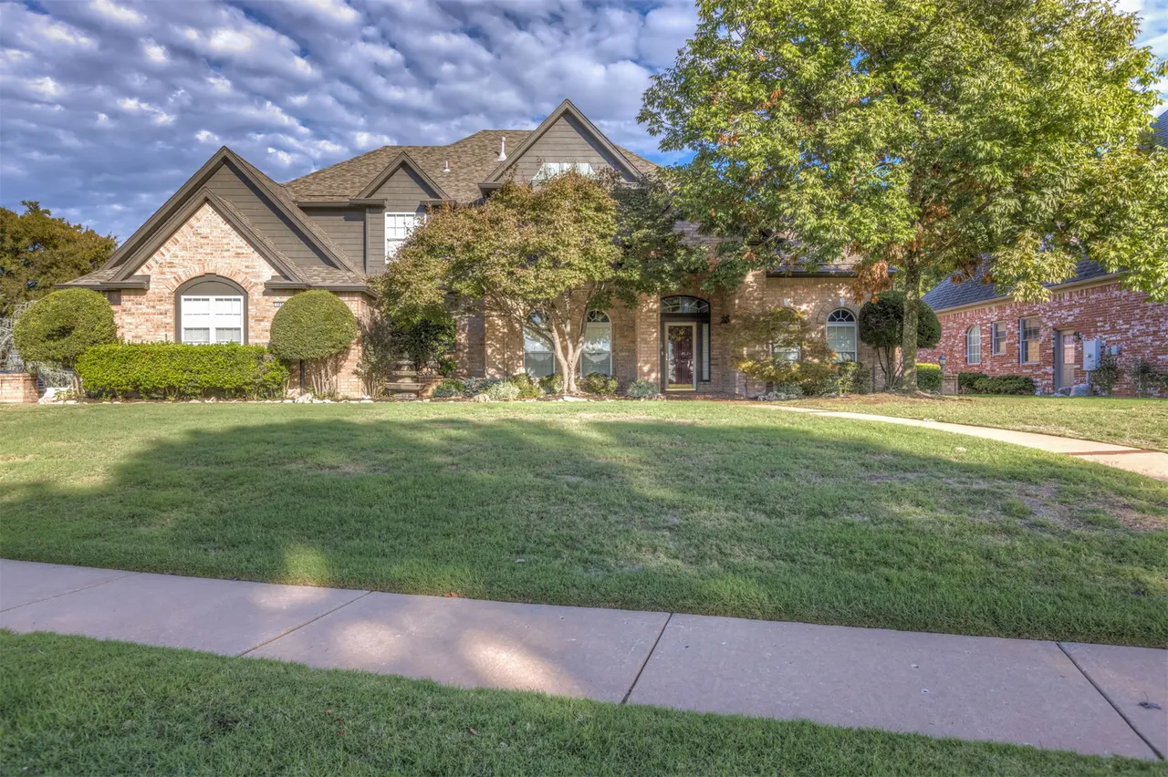 Front exterior — 105 E Ocala Street, Broken Arrow, OK 74011