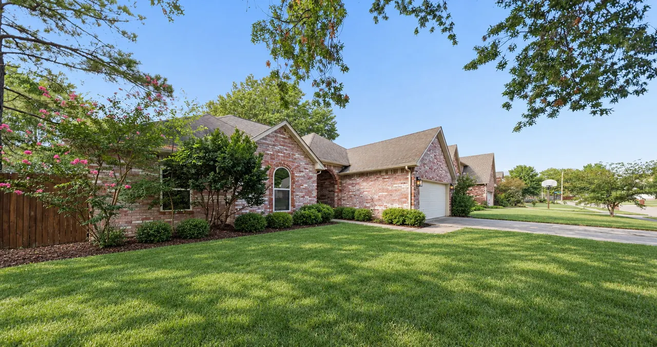 Photo 2 — 4308 S Dogwood Avenue, Broken Arrow, OK 74011