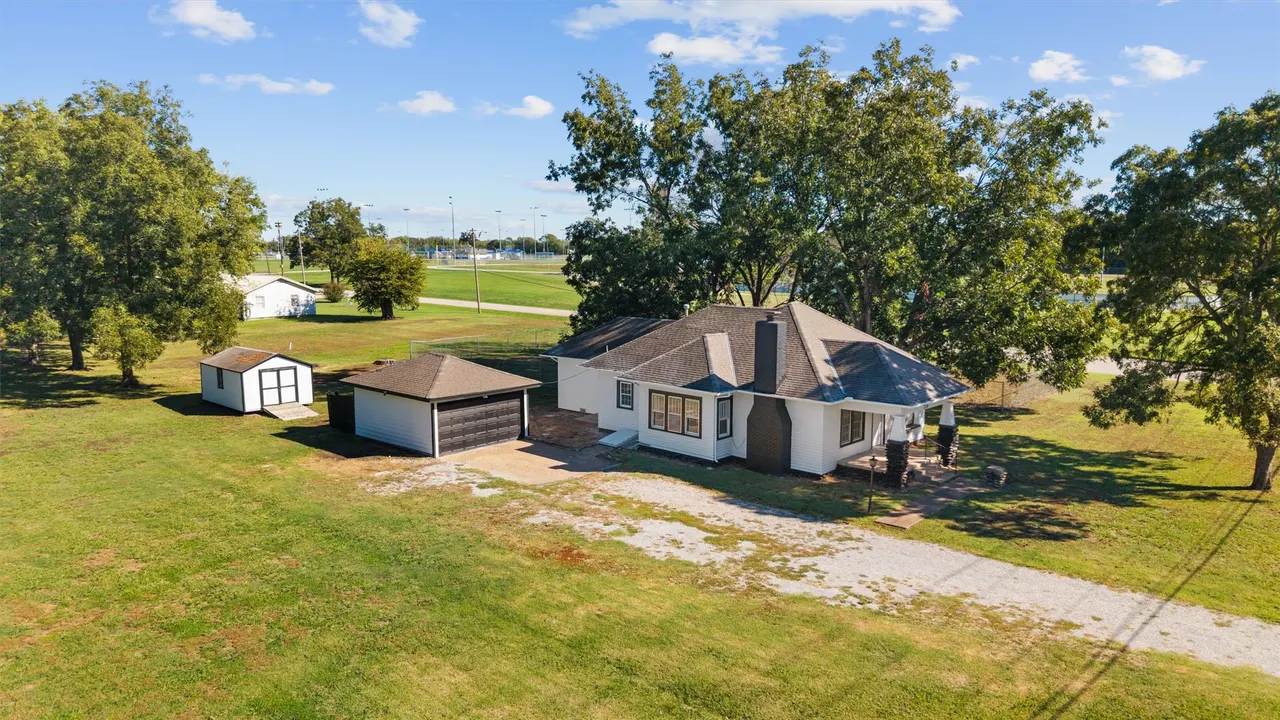 Front exterior — 2520 E Tuxedo Boulevard, Bartlesville, OK 74006