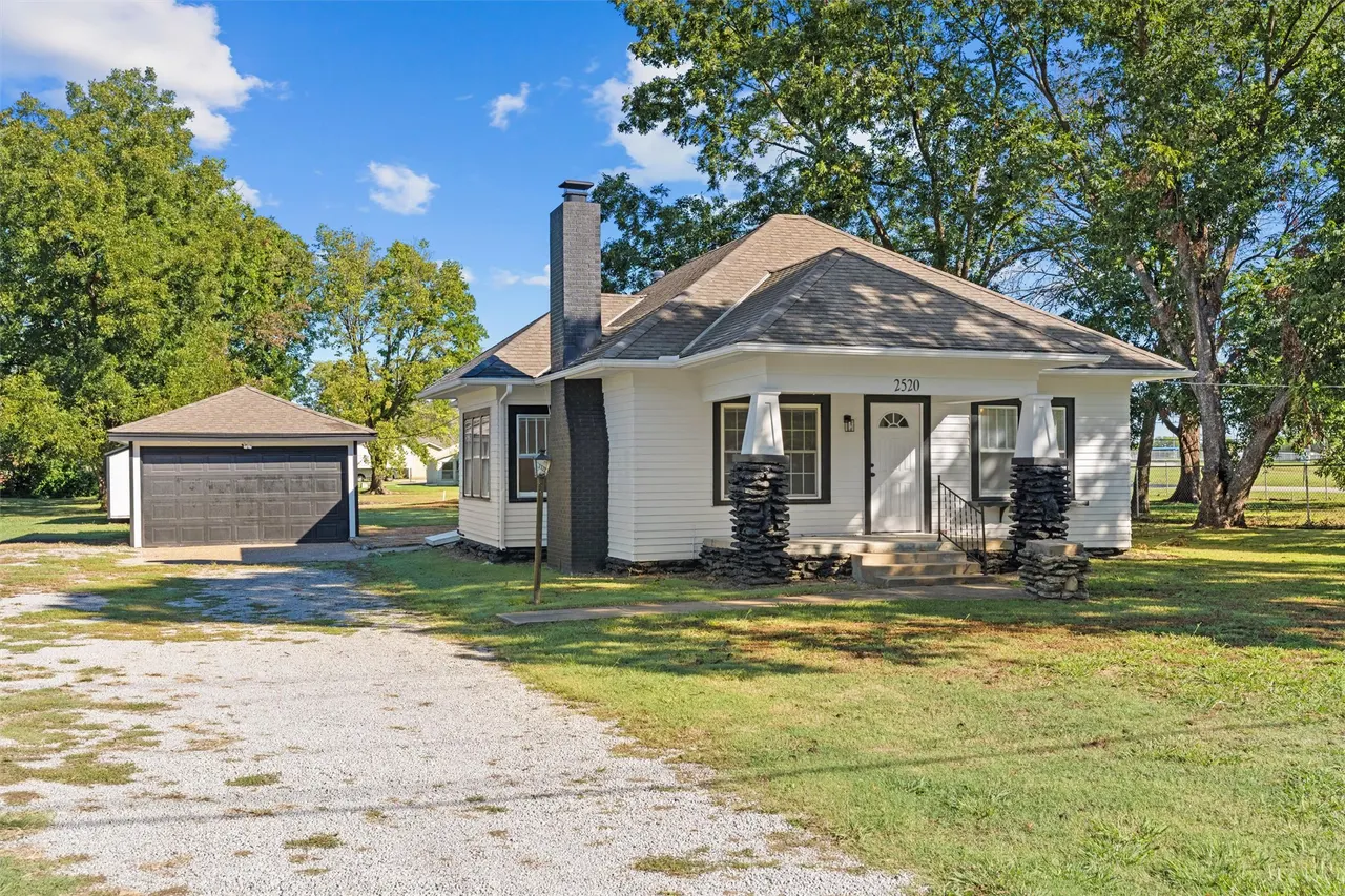 Photo 4 — 2520 E Tuxedo Boulevard, Bartlesville, OK 74006